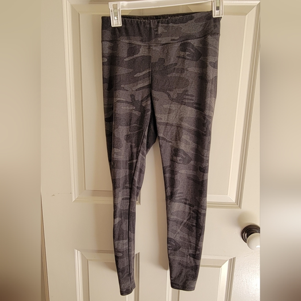 Velvet by Graham & Spencer Charcoal Leggings